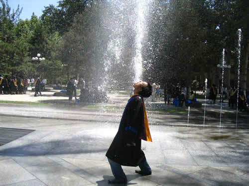 funny-graduation-photo-10